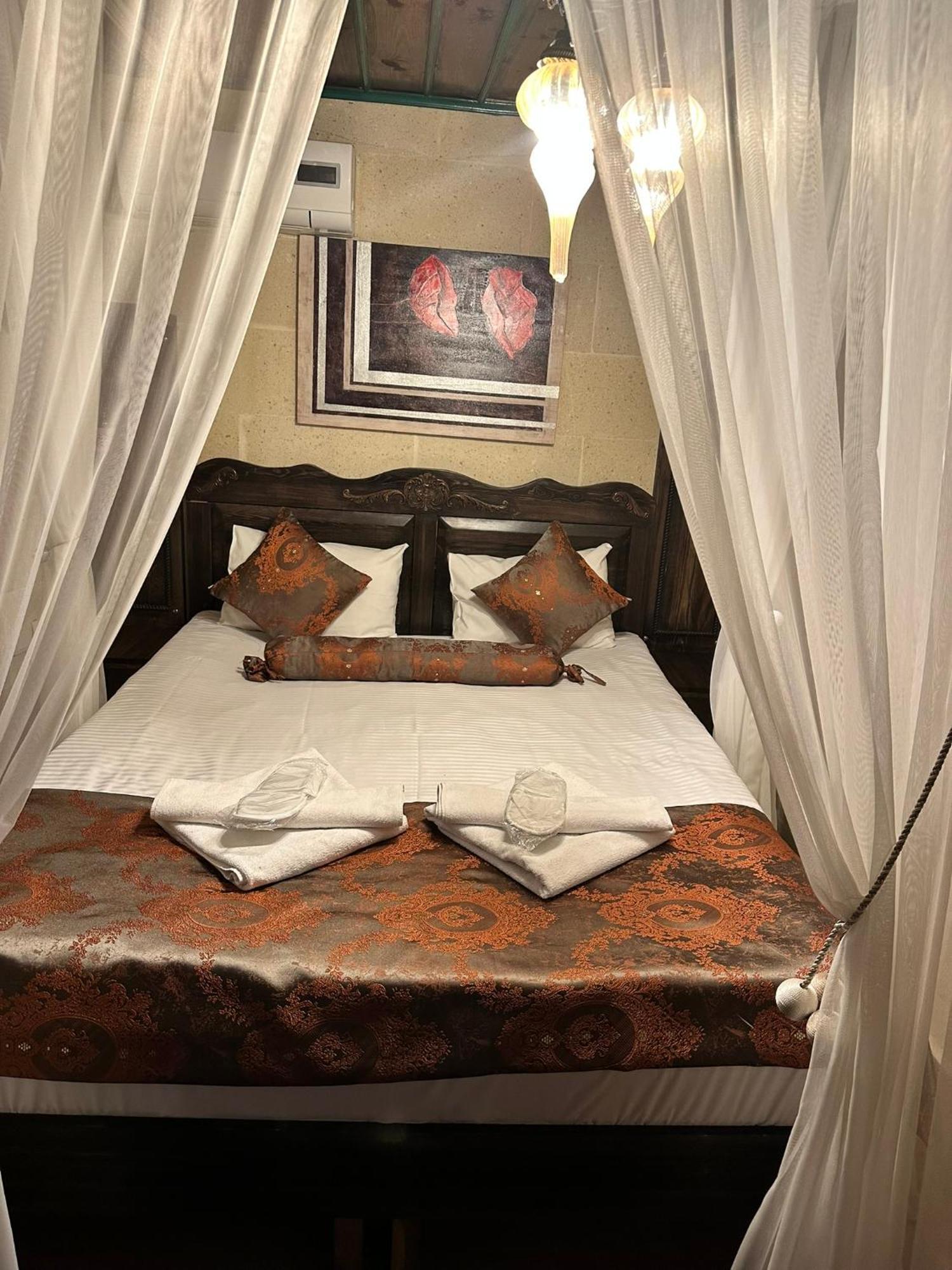 Heritage Cave Inn Hotel เกอเรเม ภายนอก รูปภาพ