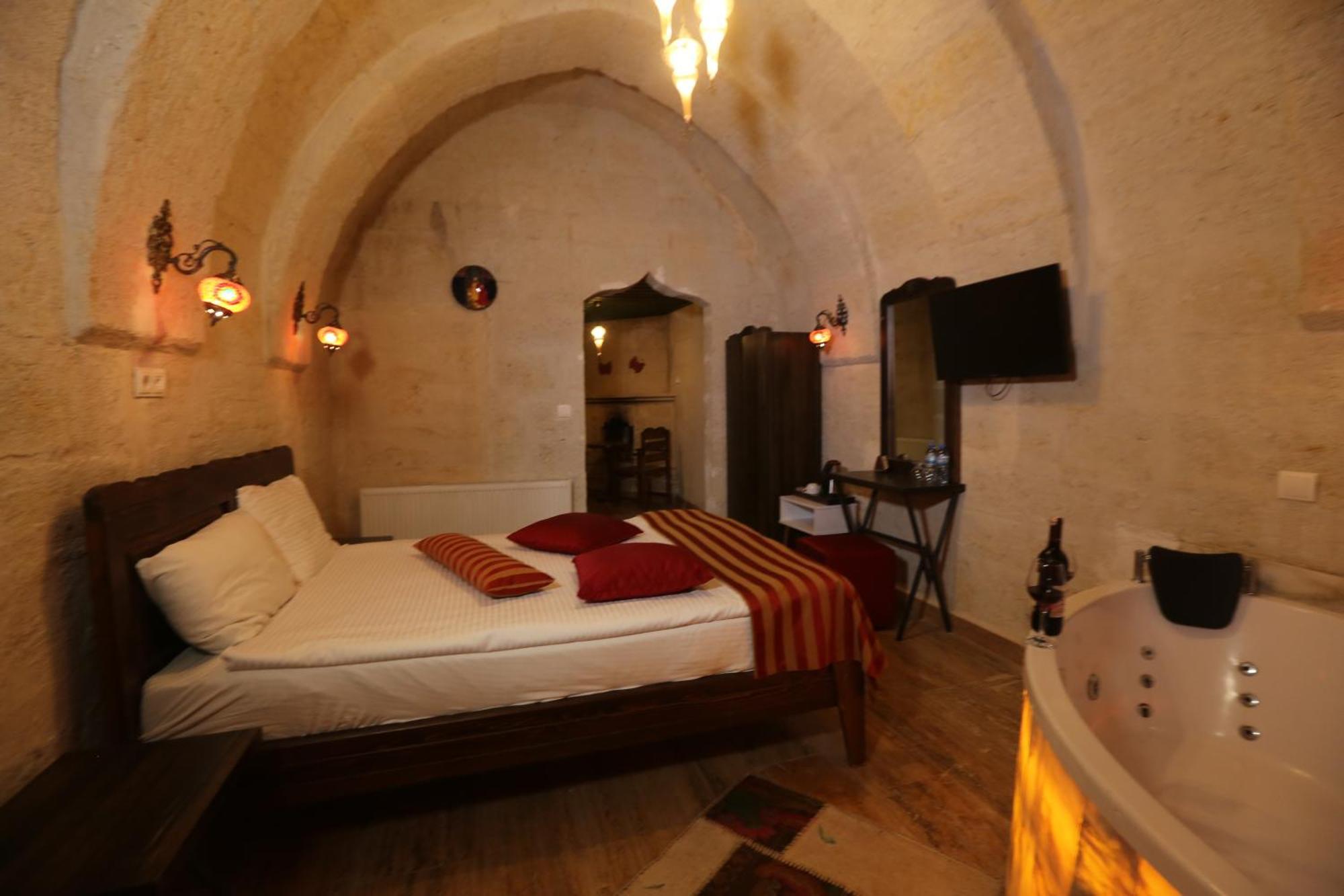 Heritage Cave Inn Hotel เกอเรเม ภายนอก รูปภาพ